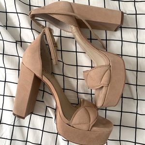 Vince Camuto Mahgs Sandstone Platform Sandal